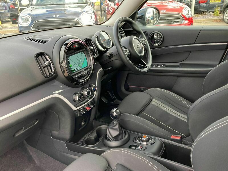 Used Mini Cooper S Countryman Classic 189 HP (139 kW) 2019 Silver SUV