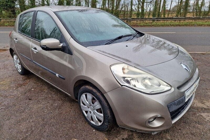 Beige Used 2010 Renault Clio II Expression Hatchback | £2,495 (Fair price) - Image 1/1