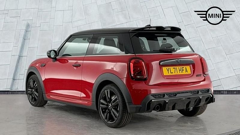 Used Mini Cooper Hatch 134 HP (98 kW) 2022 Red Hatchback