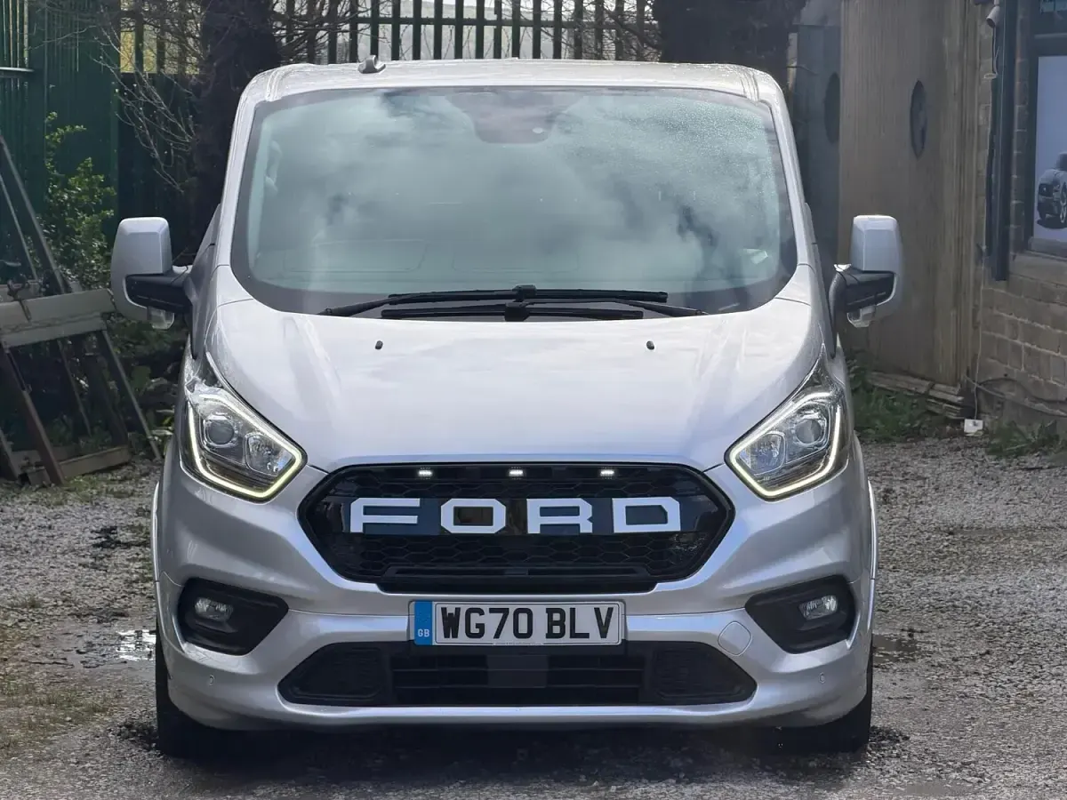 Used Ford Tourneo Titanium 130 HP (95 kW) 2020 Silver MPV