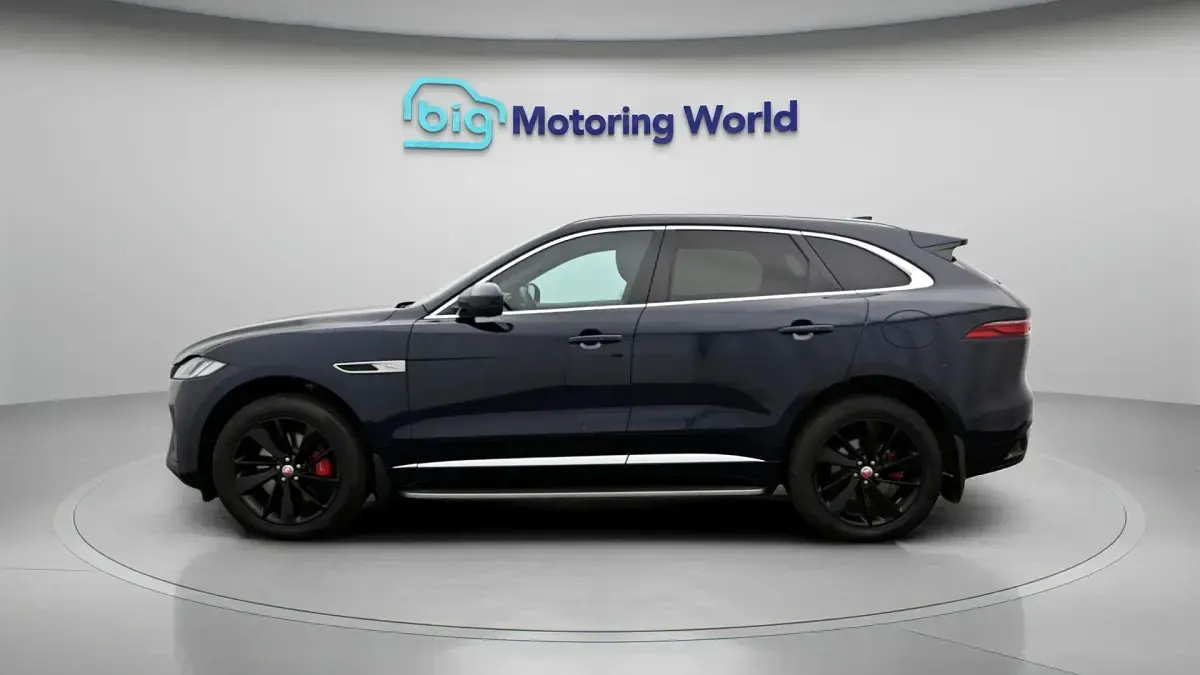 Used Jaguar F-Pace R-Dynamic 404 HP (297 kW) 2022 Blue SUV