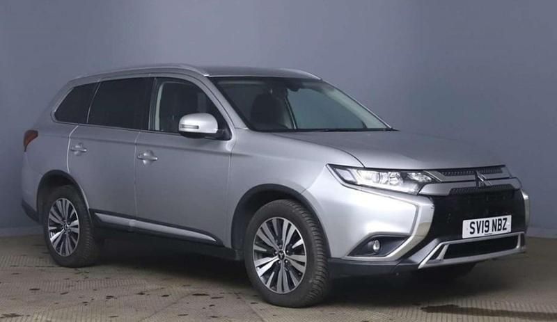 Used Mitsubishi Outlander 150 HP (110 kW) 2019 Silver SUV