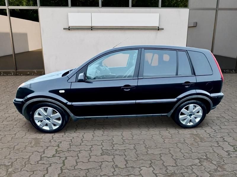 Used Ford Fusion 2006 Black Hatchback