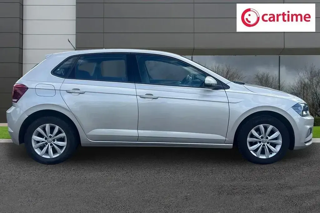 Usado VW Polo SE 65 HP (47 kW) 2018 Prateado Citadino