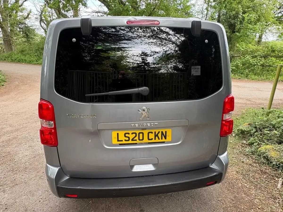 Used Peugeot Traveller Allure 175 HP (128 kW) 2020 Grey MPV