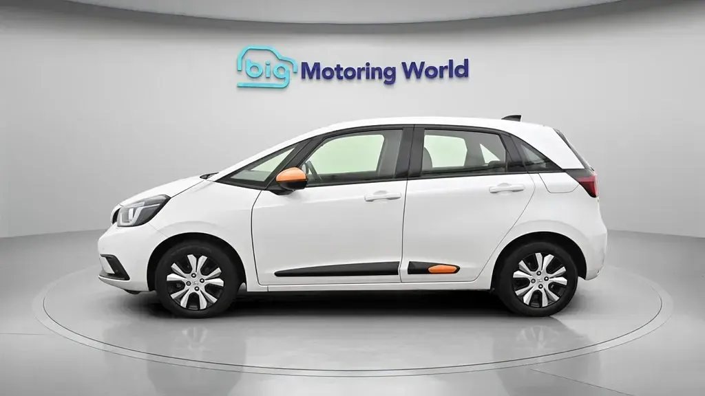 Second-hand Honda Jazz Hybrid 107 CP (78 kW) 2020 Alb Hatchback
