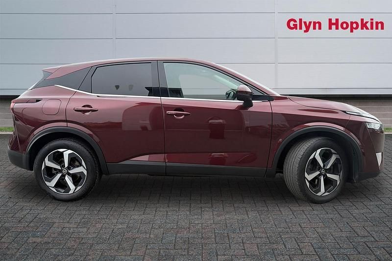 Used Nissan Qashqai N-Connecta 2022 Red SUV