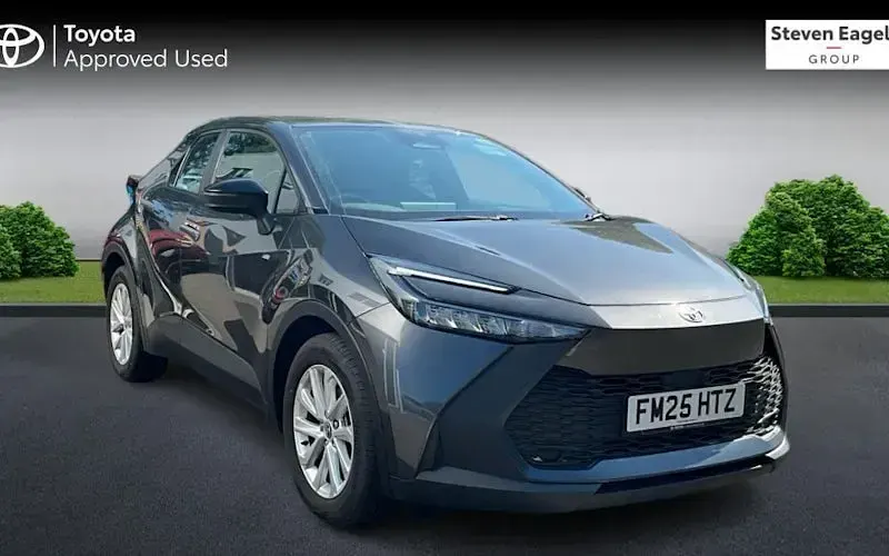 Used Toyota C-HR 140 HP (102 kW) 2025 SUV