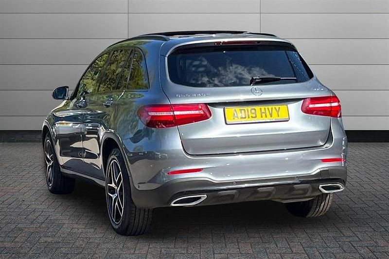 Used Mercedes GLC220 AMG 170 HP (125 kW) 2019 Selenite grey Estate