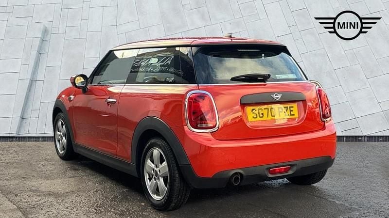 Used Mini ONE Classic 101 HP (74 kW) 2020 Orange Hatchback