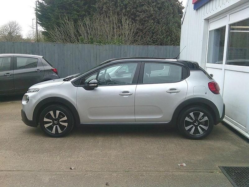Used Citroën C3 Feel 110 HP (80 kW) 2017 Silver Hatchback