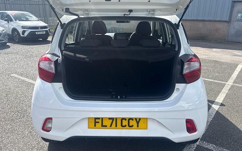 Used Hyundai i10 SE 67 HP (49 kW) 2023 Hatchback