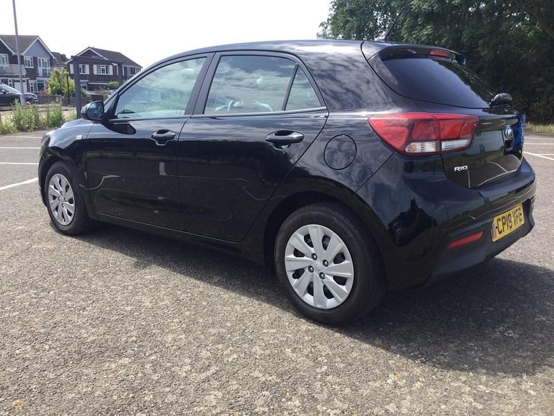 Used Kia Rio 83 HP (61 kW) 2019 Black Hatchback