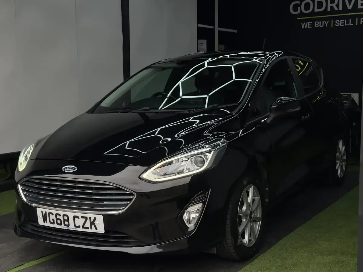 Used Ford Fiesta Zetec 100 HP (73 kW) 2018 Black Hatchback