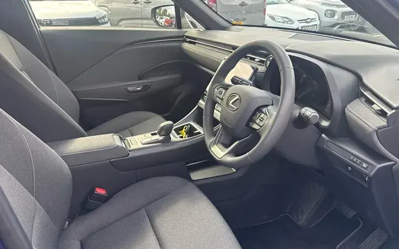 Used Lexus LBX 136 HP (100 kW) 2025 Blue SUV