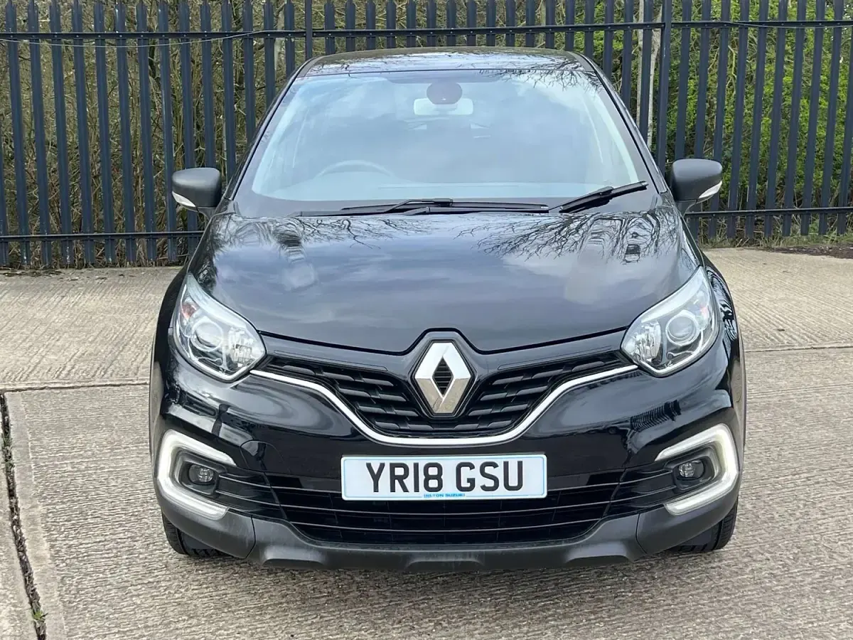 Used Renault Captur Dynamique 90 HP (66 kW) 2018 Black SUV