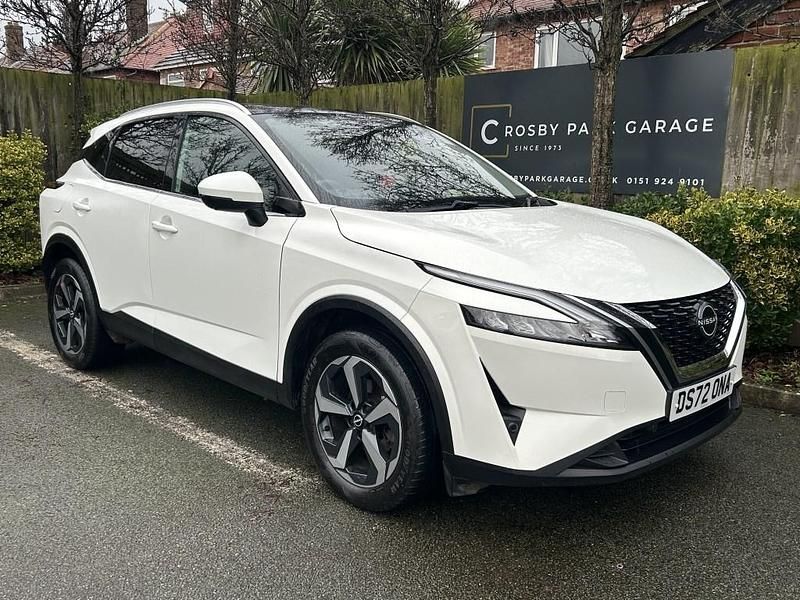 Used Nissan Qashqai N-Connecta 2022 White SUV