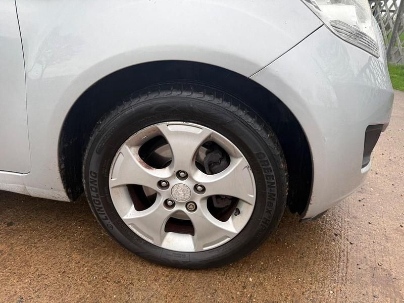 Used Kia Venga 2011 Silver Hatchback