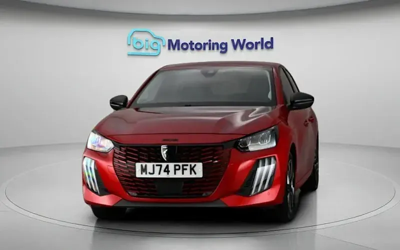 Used Peugeot 208 Allure 101 HP (74 kW) 2024 Red Hatchback
