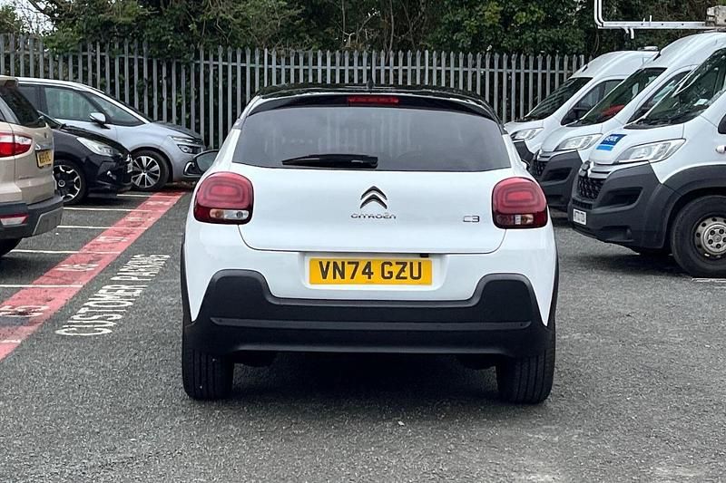 Used Citroën C3 PureTech 82 HP (60 kW) 2024 White Hatchback