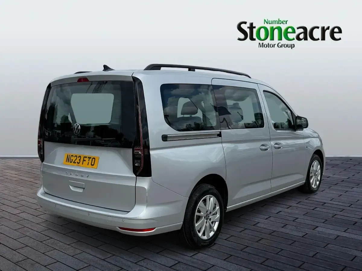 Used VW Caddy Maxi Life 122 HP (89 kW) 2023 Silver MPV