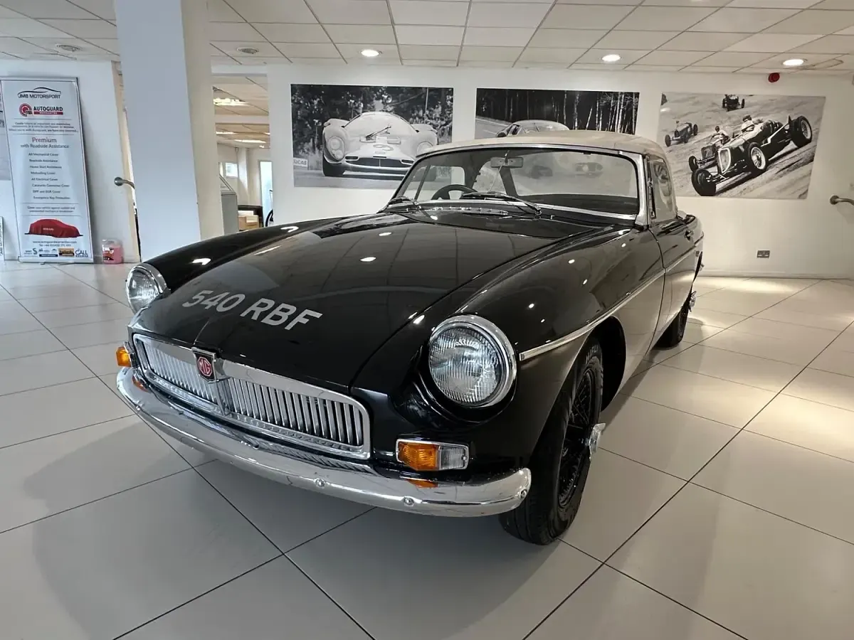 Used MG B 1981 Black Cabriolet