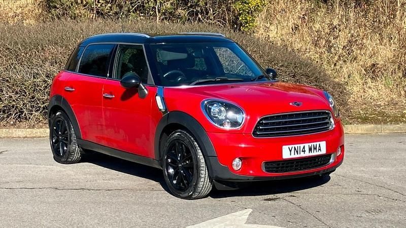 Blazing red Used 2014 Mini Cooper D Countryman Chili SUV | £5,975 (Fair price) - Image 1/2