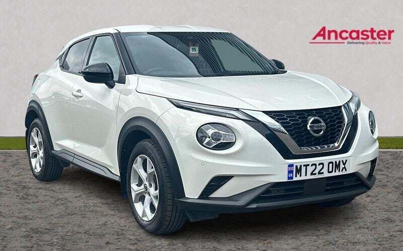 White Used 2022 Nissan Juke N-Connecta SUV | £15,975 (Fair price) - Image 1/4