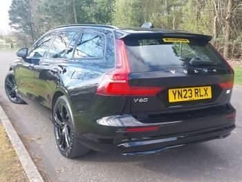 Usado Volvo V60 Plus 350 HP (257 kW) 2023 Preto Carrinha