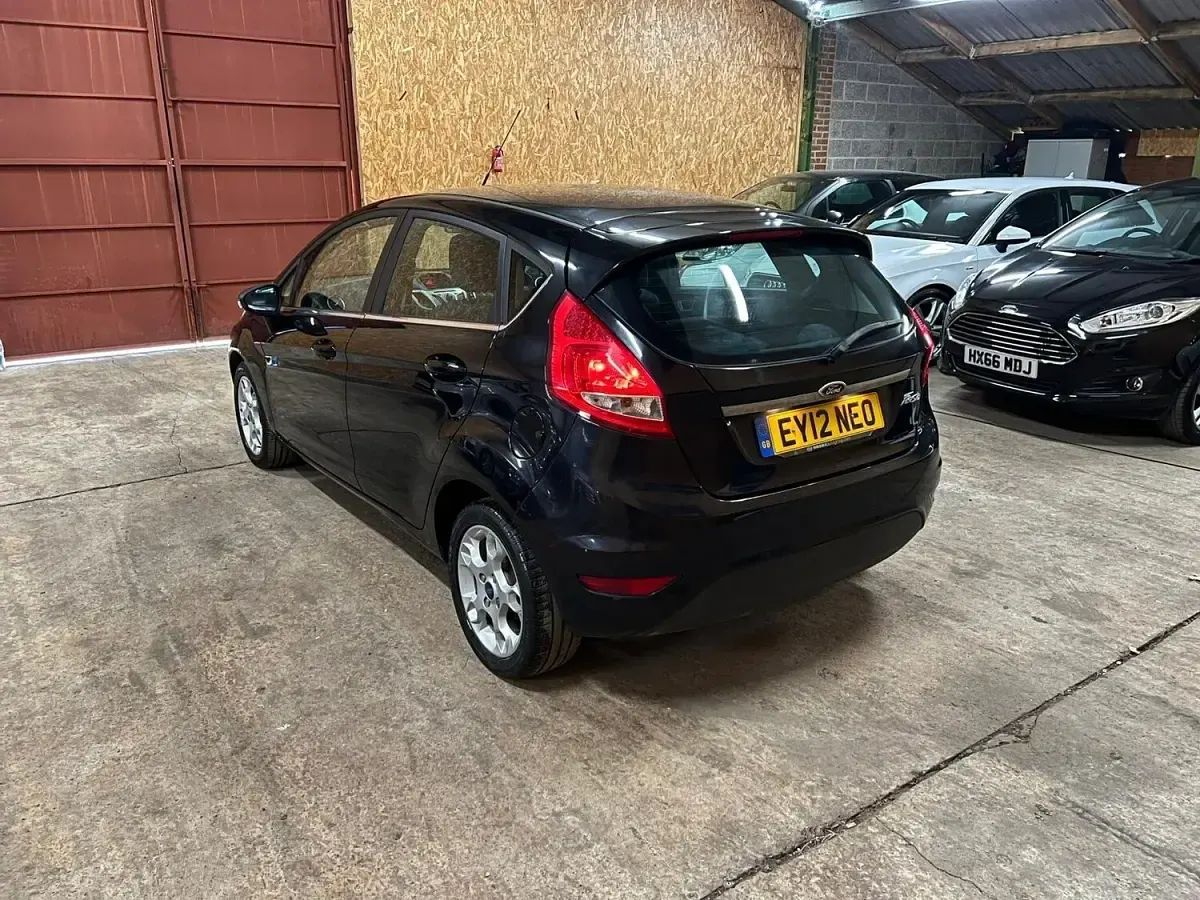 Used Ford Fiesta Zetec 96 HP (70 kW) 2012 Black Hatchback