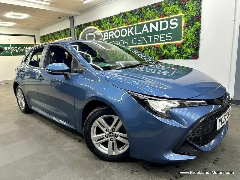 Used Toyota Corolla 120 HP (88 kW) 2022 Blue Hatchback