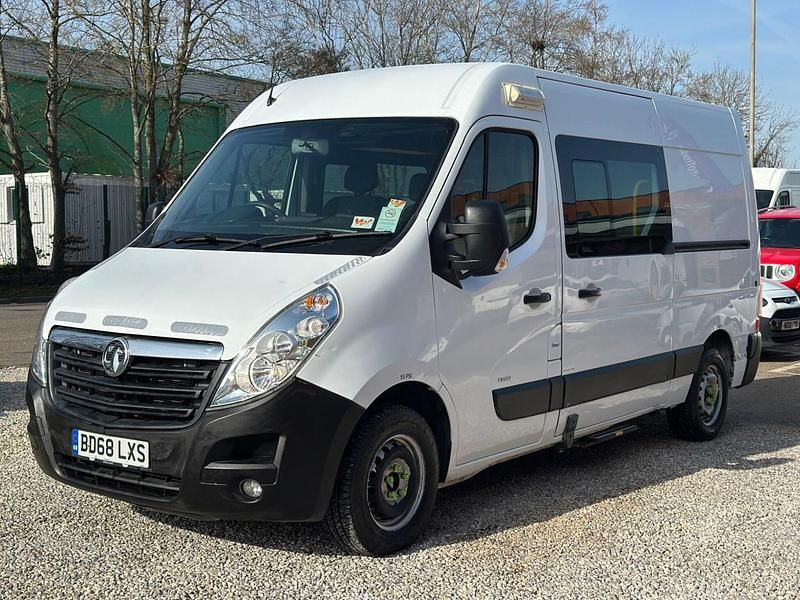 Used Vauxhall Movano 130 HP (95 kW) 2019 White MPV