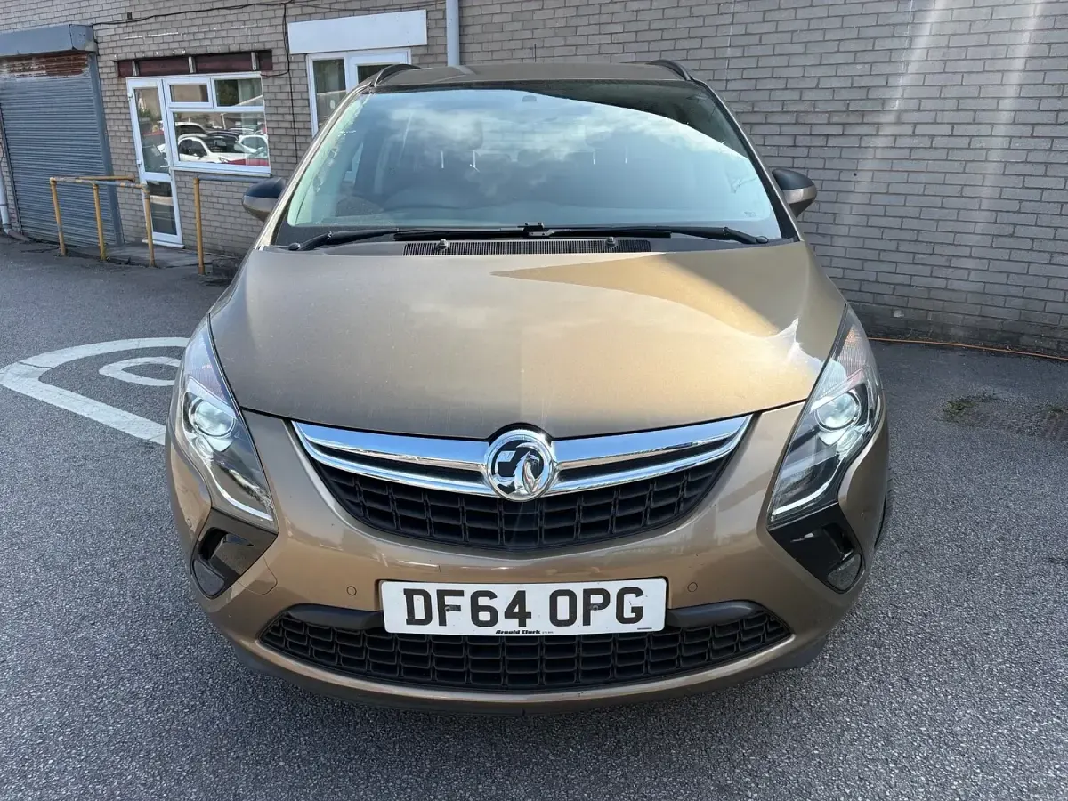 Used Vauxhall Zafira 170 HP (125 kW) 2015 Brown MPV