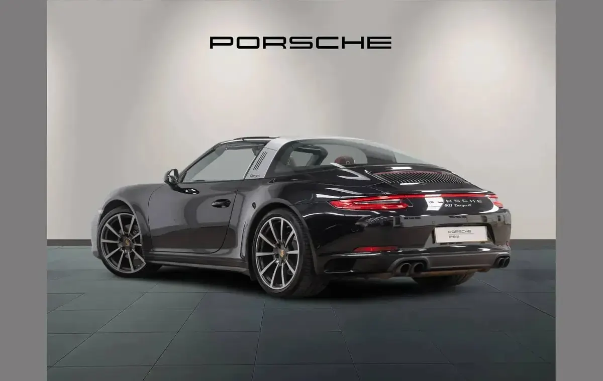 Used Porsche 911 364 HP (267 kW) 2018 Black Cabriolet