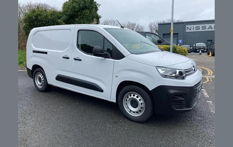 Used Citroën e-Berlingo 100 kW (136 HP) 2025 White MPV