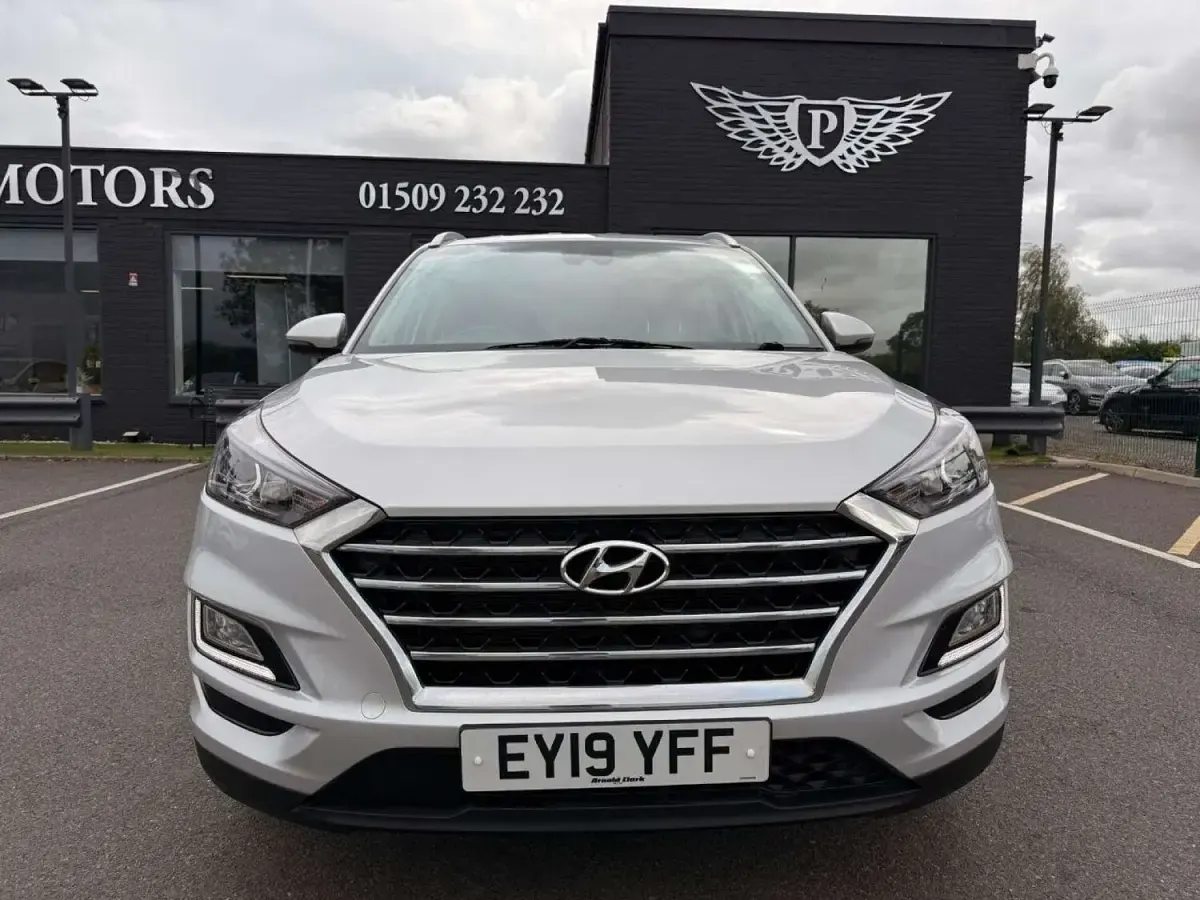 Used Hyundai Tucson SE 132 HP (97 kW) 2019 Silver SUV