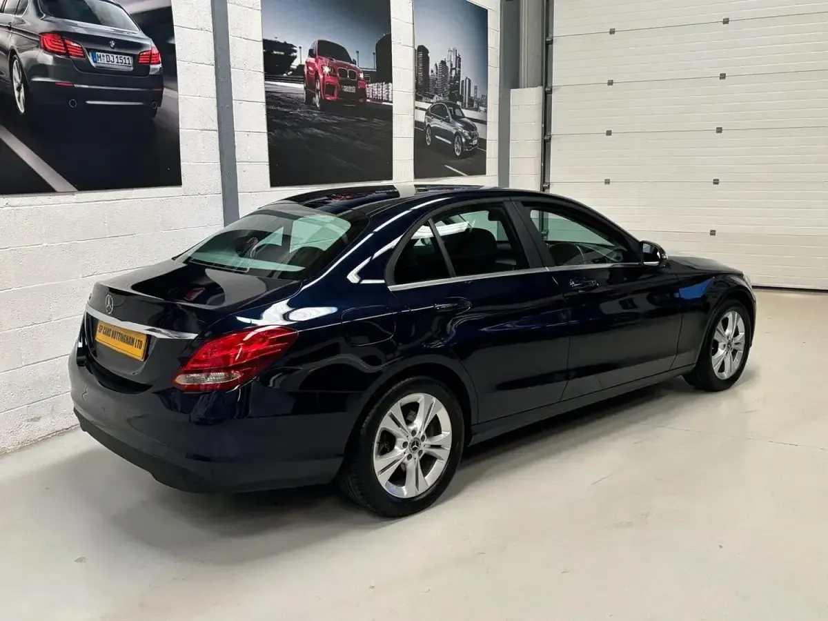 Begagnad Mercedes C200 Executive 184 HK (135 kW) 2018 Blå Sedan