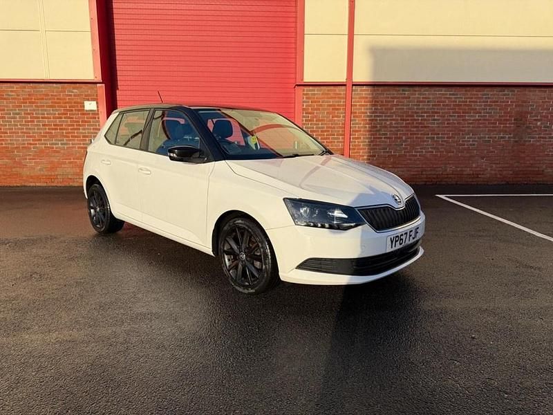 Used Skoda Fabia Colour Edition 95 HP (69 kW) 2017 White Hatchback