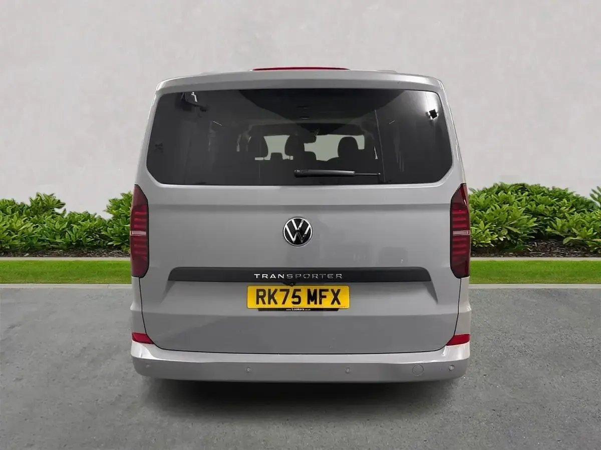 Begagnad VW Transporter Pro 2025 Grå Van