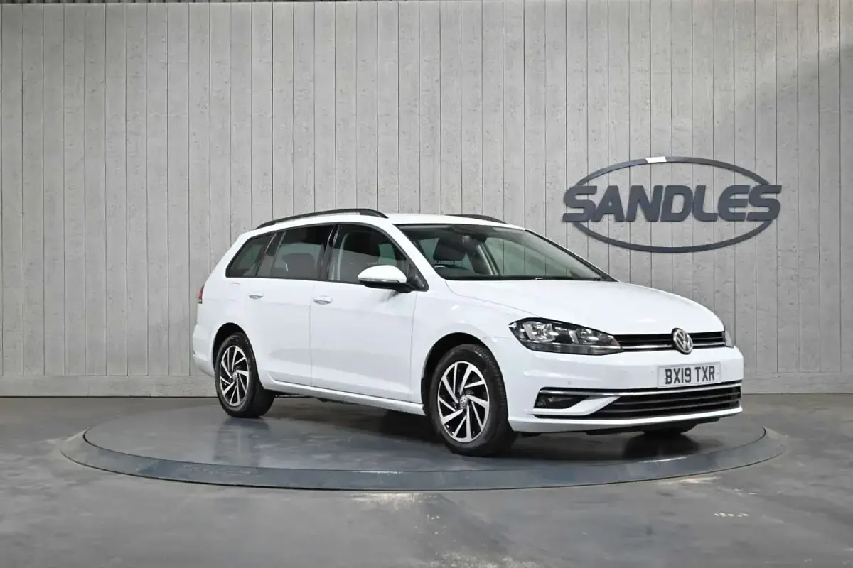 Used VW Golf VII Match 116 HP (85 kW) 2019 Estate