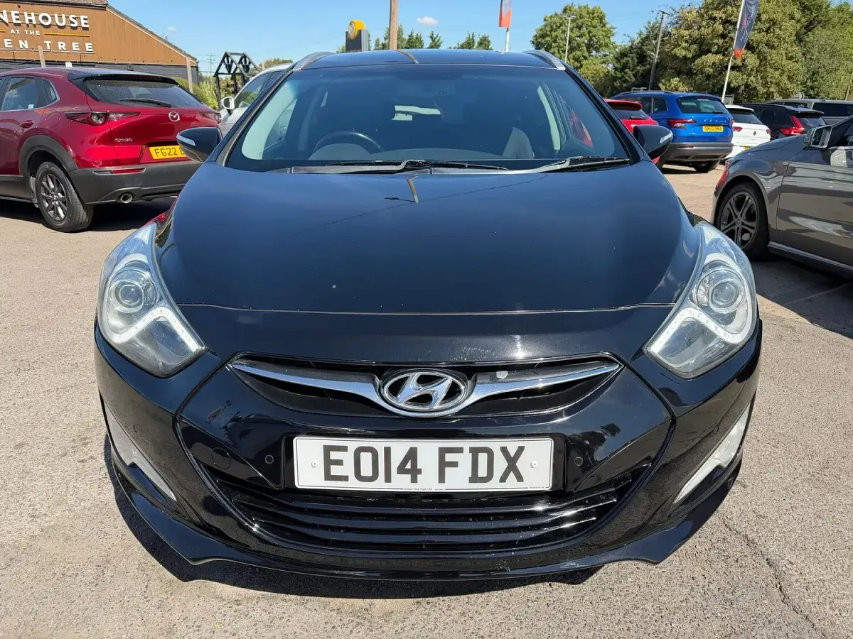 Used Hyundai i40 Style 136 HP (100 kW) 2014 Black Estate