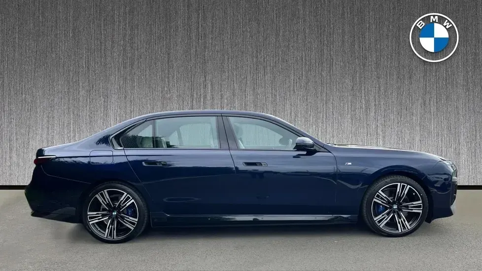 Used BMW i7 M Sport 330 kW (449 HP) 2025 Blue Sedan