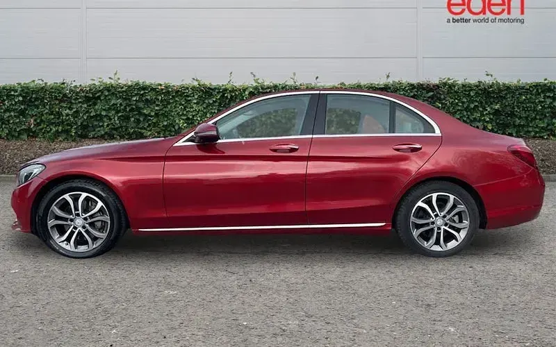 Used Mercedes C250 Premium Plus 204 HP (150 kW) 2016 Red Sedan