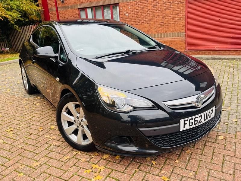 Black Used 2012 Vauxhall Astra GTC Sport Hatchback | £2,490 (Good price) - Image 1/4