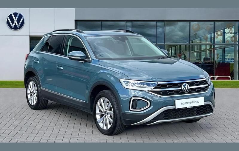 Used VW T-Roc Style 150 HP (110 kW) 2024 Blue SUV
