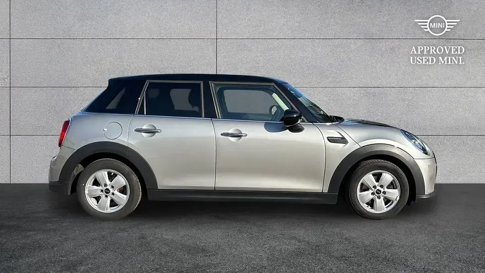 Used Mini Cooper Classic 134 HP (98 kW) 2023 Silver Hatchback