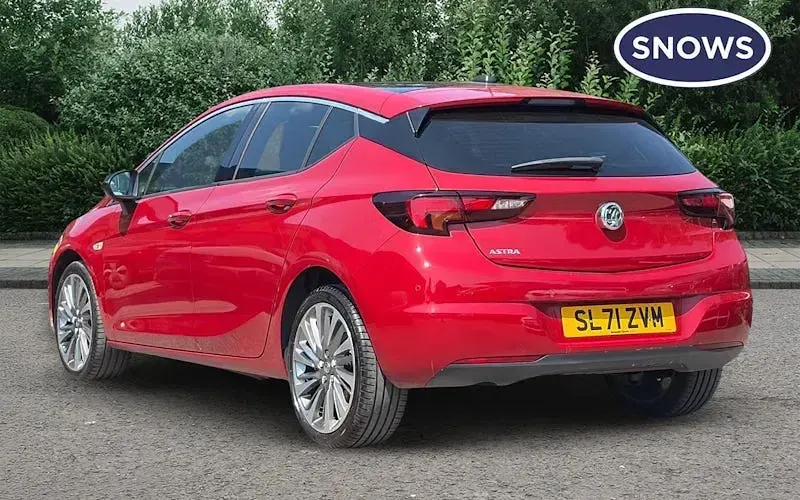 Used Vauxhall Astra Edition 145 HP (106 kW) 2021 Red Hatchback