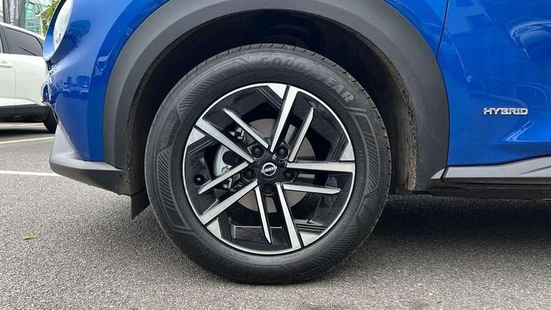 Used Nissan Juke N-Connecta 143 HP (105 kW) 2024 Magnetic blue  SUV