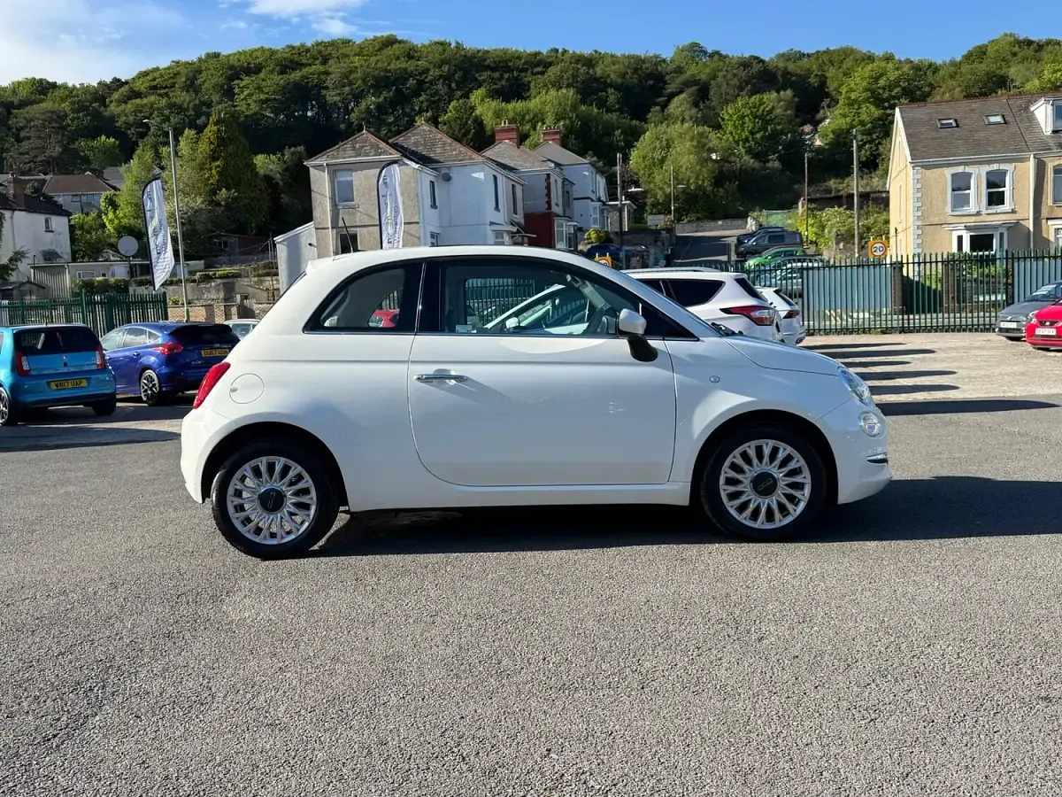 Used Fiat 500 Lounge 69 HP (50 kW) 2019 White Hatchback