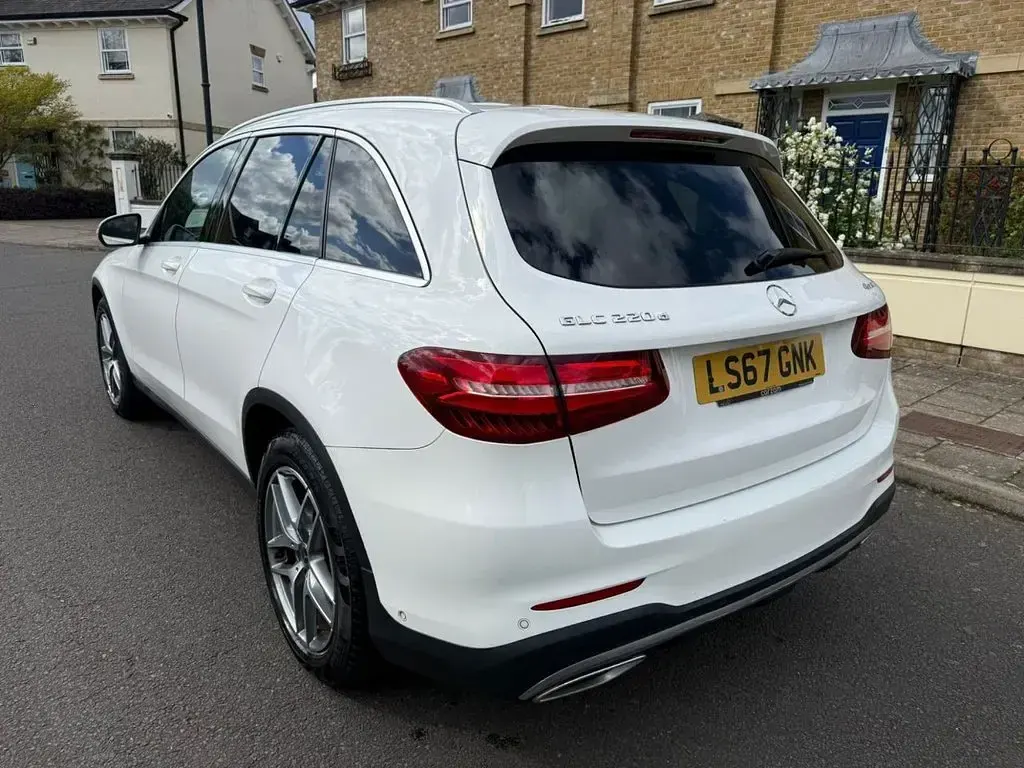 Begagnad Mercedes GLC220 AMG line 170 HK (125 kW) 2017 Vit SUV